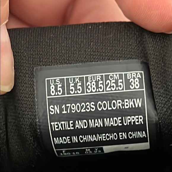 Skechers Black and White Sneakers Modern Knit Design - Picture 13 of 13